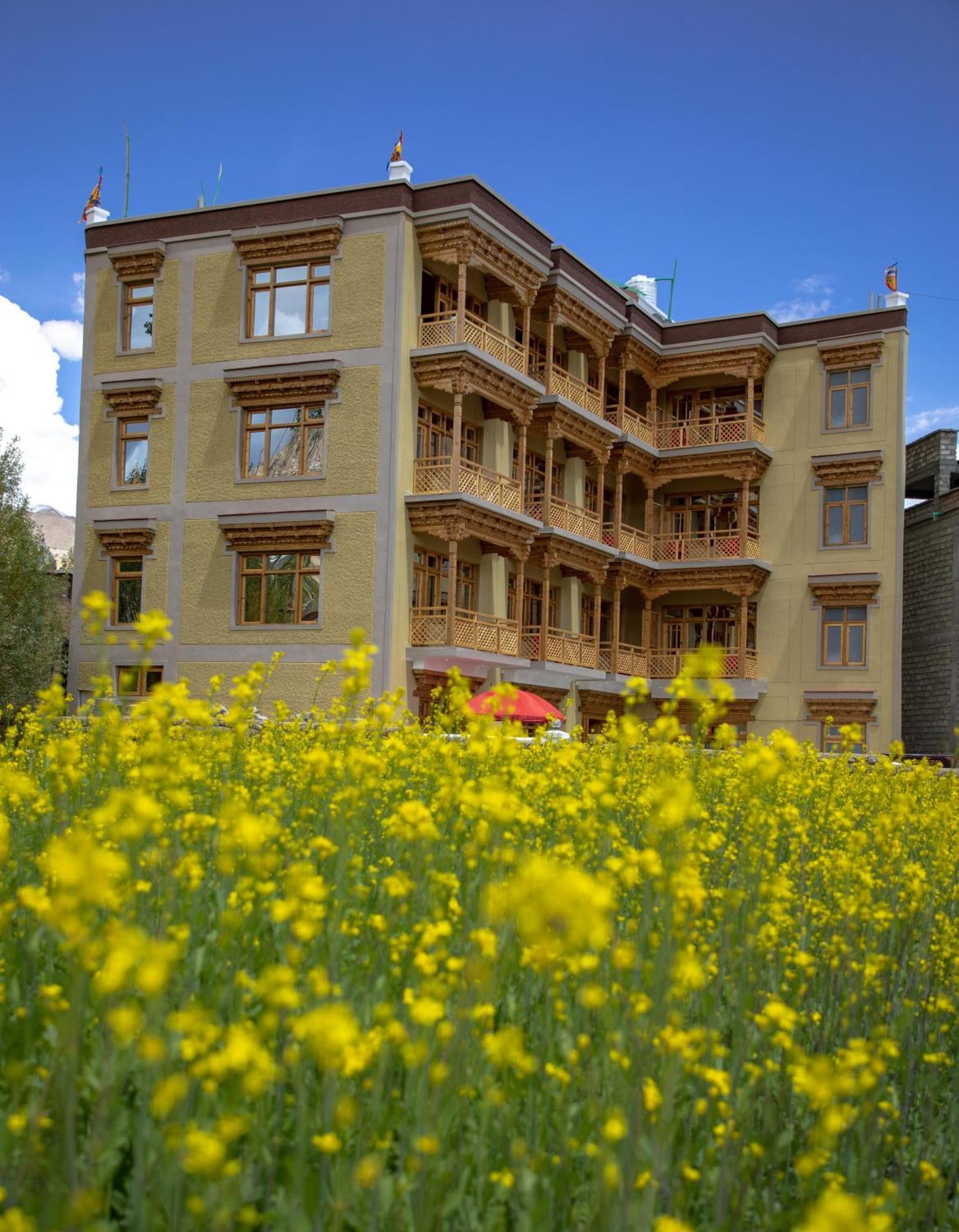 The Nangsay Hotel Лех Экстерьер фото